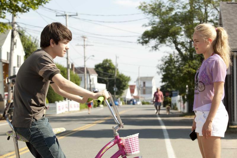 Liam James as Duncan and AnnaSophia Robb as Susanna COURTESY FOX SEARCHLIGHT
