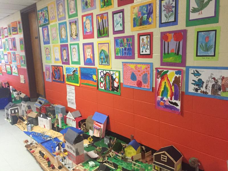 Elementary school art exhibit draws crowd | Wareham