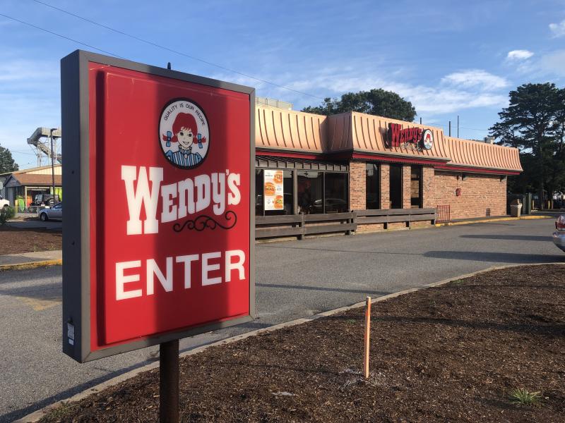 Wendy's 2213 S Interstate 35 E: fast food, burgers, chicken, chicken  sandwiches, salads, Frosty®, breakfast, open late, drive thru, meal deals  in Denton, TX