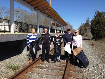 Wareham High School Best Buddies picked up along Merhcant's Way in Wareham Center. COURTESY DON'T TRASH WAREHAM