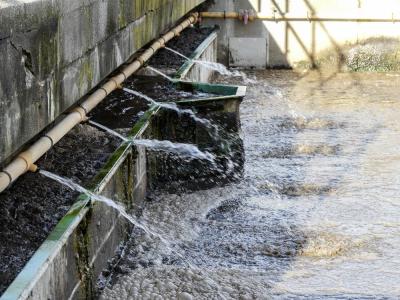 This is how the water should flow from the pipes, but due to debris, it functions as pictured prior.