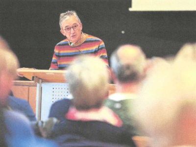Wiegandt speaks in Germany after the publication of the book on his early life. Photo by Michael Dahlke