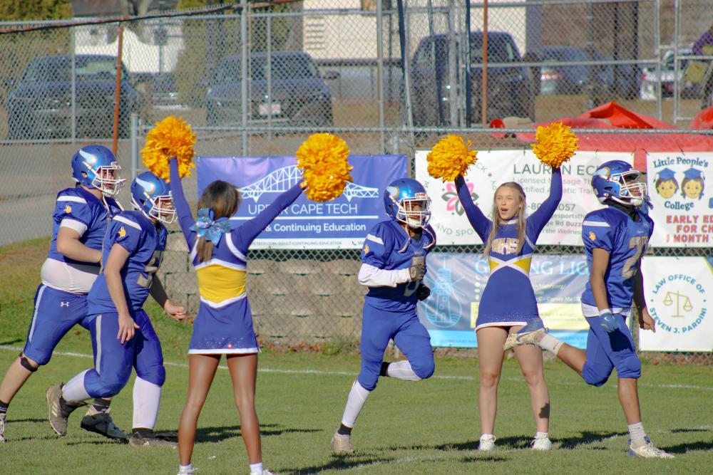 Wareham Cheerleaders welcome the team to Spillane. Photos by Brandy Muz