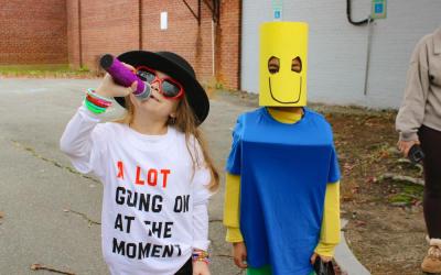 Charlotte Rodrigues and Sebastian Baptiste as Taylor Swift and a Roblox avatar.