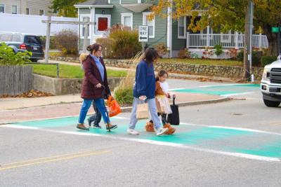 Why did the deer cross the road? To get some candy.