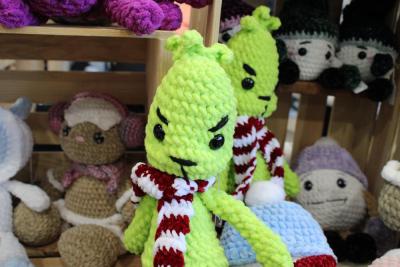 A crochet grinch.