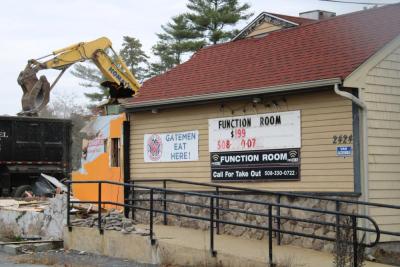 The "Wareham Gatemen eat here" sign nears demolition. 