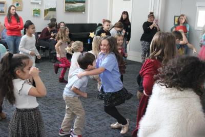  Kelsey Gropman dances to Kpop Demon Hunters.