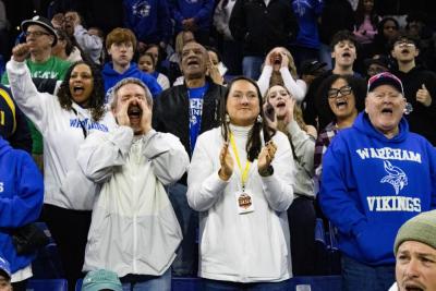 Constant cheers from the fans.