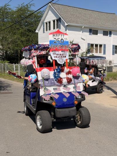 This golf cart celebrated the country's 250th anniversary. 