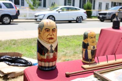 One dealer sold nesting dolls. 
