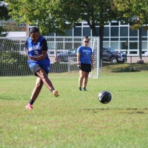 Sophia Nascimento goes for the net.