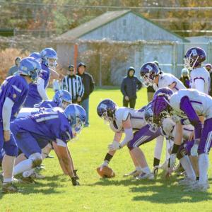 The Vikings get ready for the snap. 