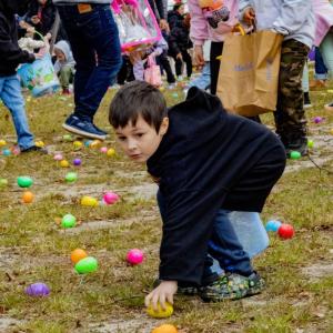 Eggcellent grabs all around for participants.