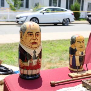 One dealer sold nesting dolls. 