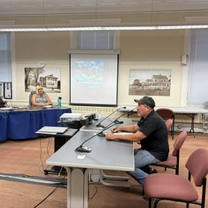 Bill Bachant speaks in front of the Wareham Select Board. Photo by Christian Uva