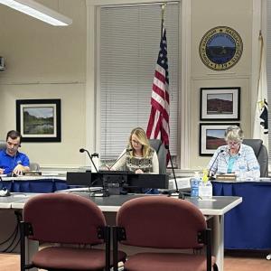 The Select Board discussed the October Town Meeting agenda at its meeting. Photo by Tanvi Kulkarni