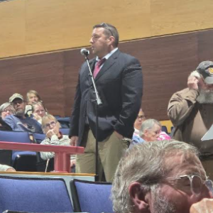 Scott Kraihanzel speaks at Town Meeting on Oct. 26. Photo by Tanvi Kulkarni